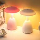 Luminária de Mesa Cogumelo LED – Toque Mágico com 3 Tons de Luz